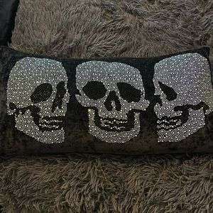 black skull pillow